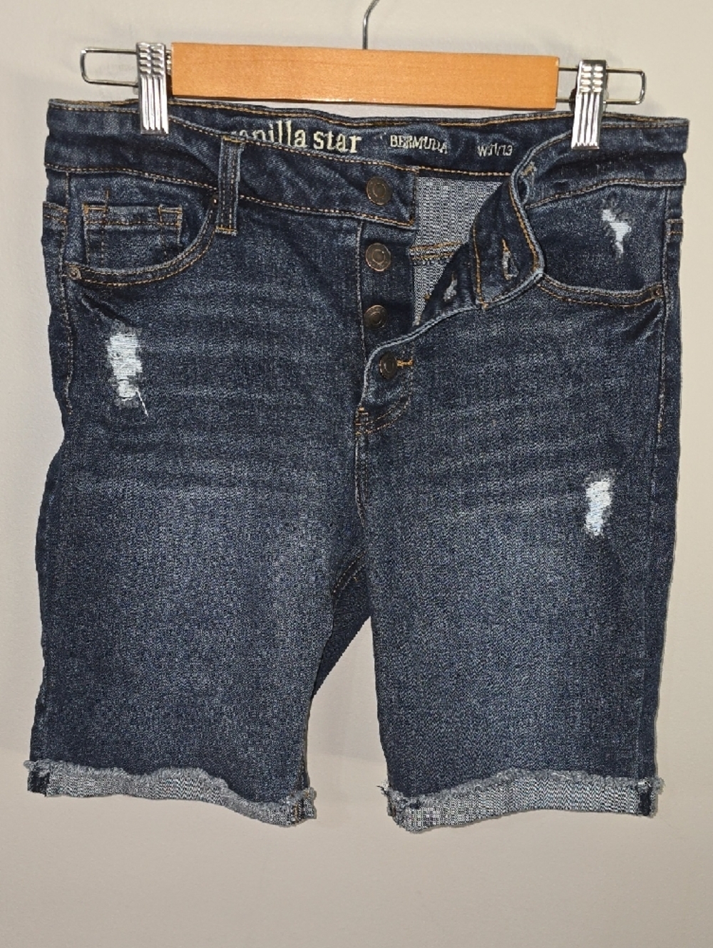 Vanilla Star shorts women’s size 13 juniors Blue Denim Button-Fly Bermuda Summer